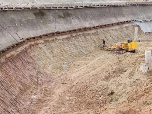 吐鲁番基坑边坡加固